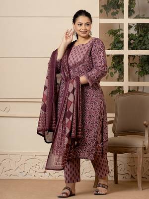  cotton purple kantha work plus size kurta dupatta pant set 2