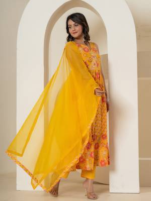 yellow pure cotton fit and flare tiered kurta trouser & dupatta set 2