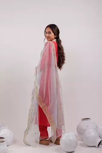  fuchsia silk embroidered kurta dupatta set
