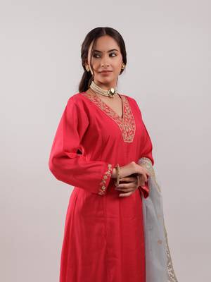 fuchsia silk embroidered kurta dupatta set 4