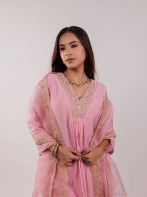  pink silk embroidered kurta dupatta set 4