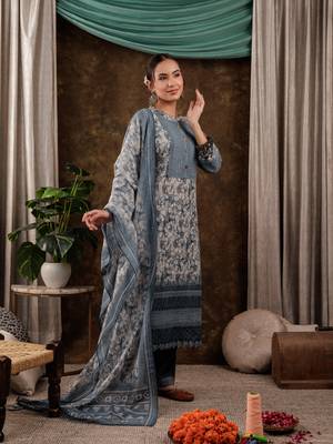  grey cotton schiffli kurta dupatta set with lace detailing 1