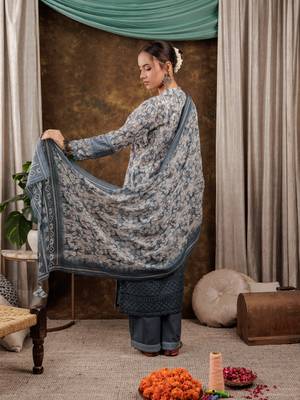  grey cotton schiffli kurta dupatta set with lace detailing 2