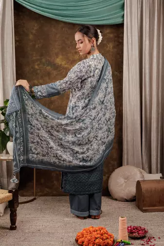  grey cotton schiffli kurta dupatta set with lace detailing