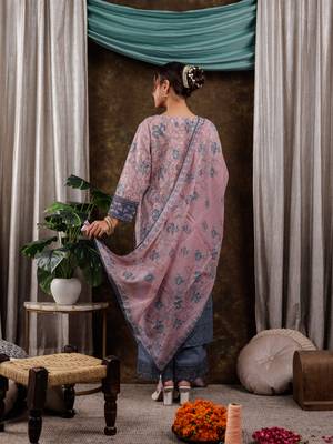  pink cotton schiffli floral print kurta dupatta set with lace detailing 3