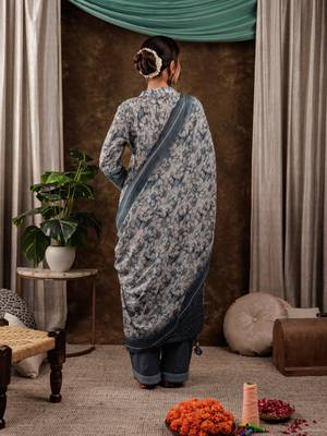  grey cotton schiffli kurta dupatta set with lace detailing 3