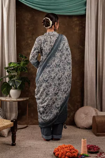  grey cotton schiffli kurta dupatta set with lace detailing