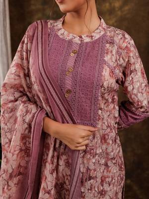  purple cotton schiffli kurta dupatta set with lace detailing 4