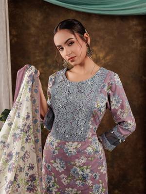  cotton kurta dupatta set with lace detailing 5