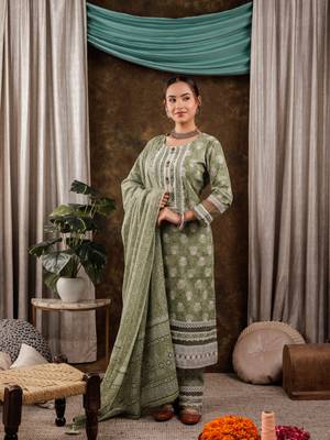  green ethnic motifs pure cotton kurta dupatta set with lace detailing 2