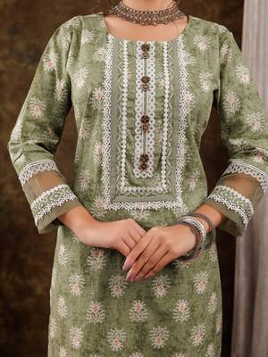  green ethnic motifs pure cotton kurta dupatta set with lace detailing 4