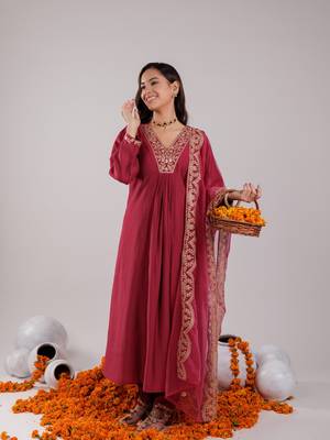  hot pink silk embroidered kurta dupatta set 2