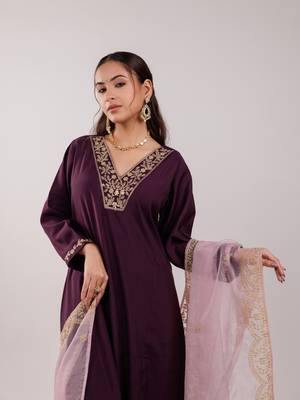  purple silk embroidered kurta dupatta set 4