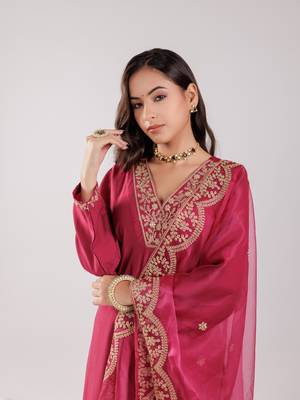  hot pink silk embroidered kurta dupatta set 4