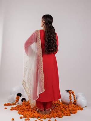  red silk embroidered kurta dupatta set 3