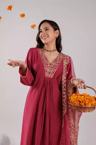  hot pink silk embroidered kurta dupatta set