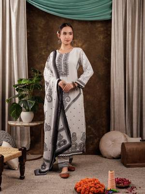  white cotton paisley straight kurta dupatta pant set 2
