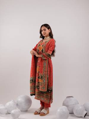  red pure shimmer tissue with pure viscose trouser and shimmer dupatta 2