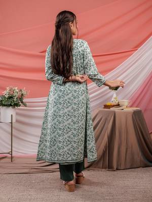  green floral print cotton a-line kurta sets add-on jacket 3
