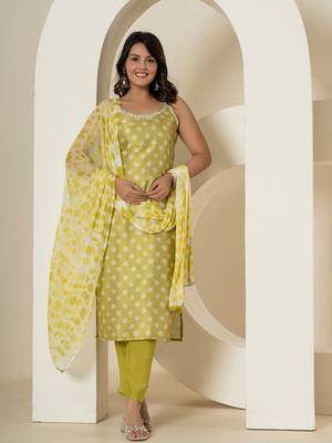  green silk kurta dupatta pant set 1