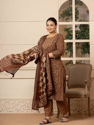  cotton brown kantha work plus size kurta dupatta pant set 2