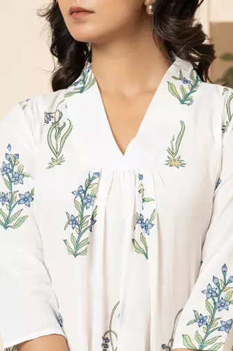 blue & white cotton floral print aline kurta