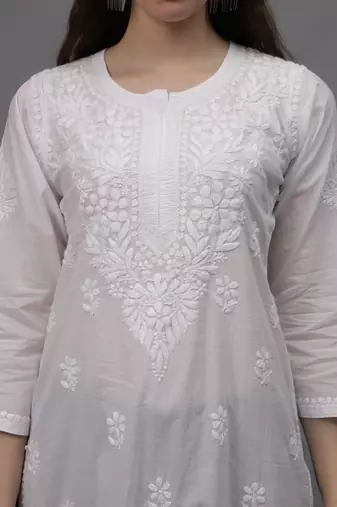 White cotton lucknowi chikankari kurta