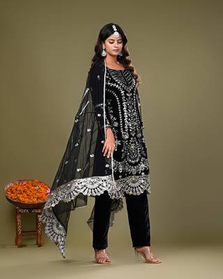 Black Velvet Kurta Set with Heavy Embroidery and Sequins 3