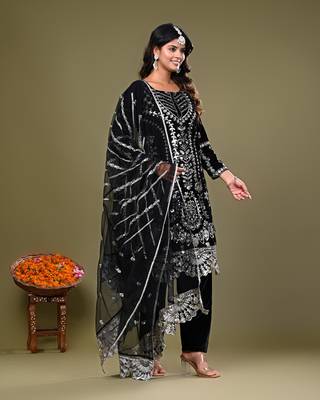 Black Velvet Kurta Set with Heavy Embroidery and Sequins 5