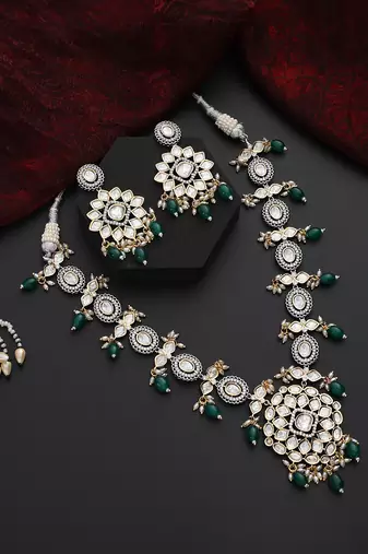 Green polki necklace set