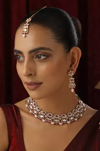Green polki necklace set with maang tikka