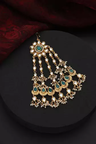 Green kundan passa tikka
