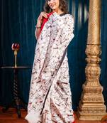 Offwhite pure bagru malmal cotton saree with dual border and bird printwith running blouse piece