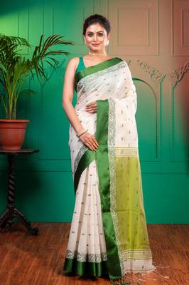 Offwhite handloom cotton saree with green velvet border and palluwith running blouse piece 1