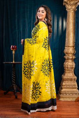 Yellow  bagru malmal cotton saree with floral motifs and black borderwith running blouse piece 2