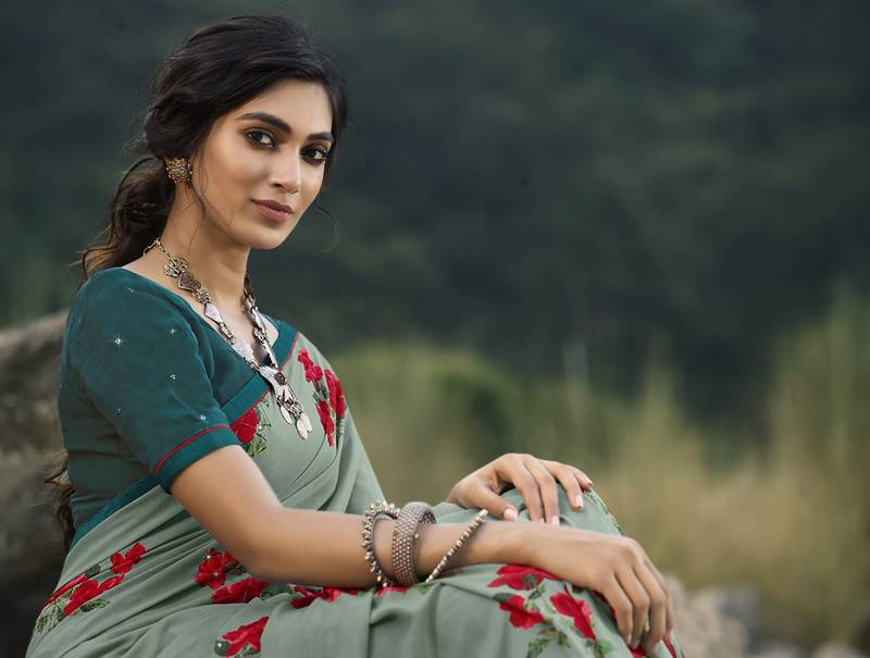 Grey Sufiya Georegtte Floral All over Printed & Lace Border Saree With Banglori Blouse