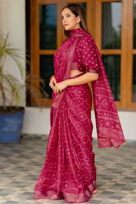 Rani pink silk blend bandhani print block print golden zari border saree 1