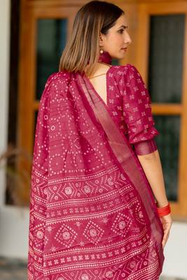 Rani pink silk blend bandhani print block print golden zari border saree 5