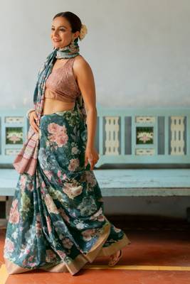 Rama green silk blend floral print golden zari border saree 5