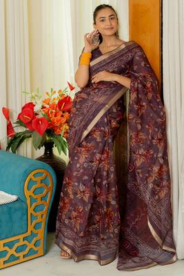 Sourbh Polyester Floral Printed Wine Saree 3