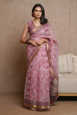 Off white kota doria polyester geometric print golden zari border saree 2