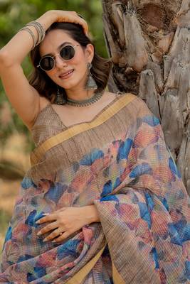 Light peach kota doria polyester floral print golden zari border saree 2