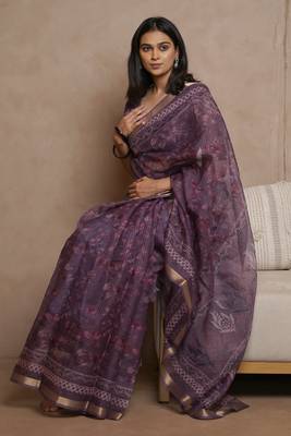 Wine kota doria polyester floral print golden zari border saree 3