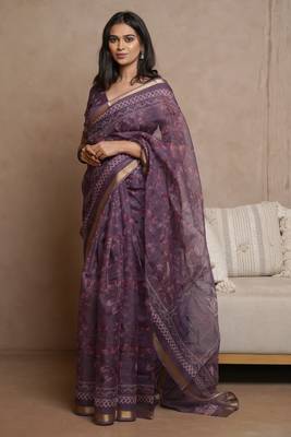 Wine kota doria polyester floral print golden zari border saree 4