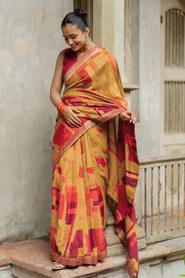 Mustard vichitra silk silk blend geometric print lace border saree 4