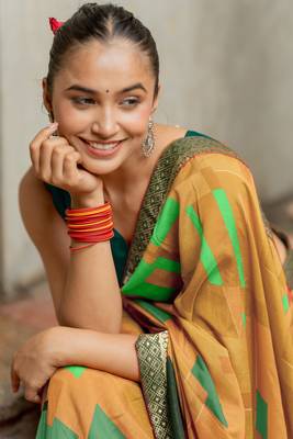 Mustard vichitra silk silk blend geometric print lace border saree 2