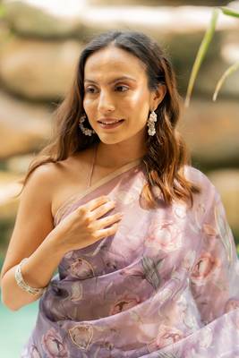 Light dusty purple organza floral print golden gota work golden border saree 2