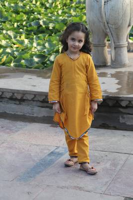 Two Pcs Suit In Pure Cotton With Sequin Lacework 1