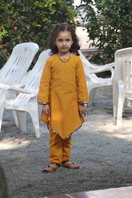 Two Pcs Suit In Pure Cotton With Sequin Lacework 3