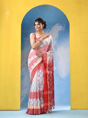 White red cotton handloom saree with running blouse piece 1